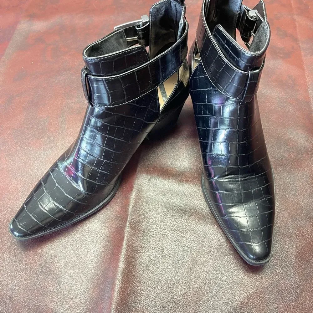 Zara black crocodile print boots booties with buckle & small heel‎ size 39, US 8